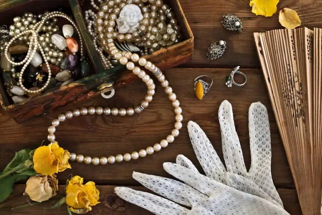 Things you can keep in storage units: family heirlooms